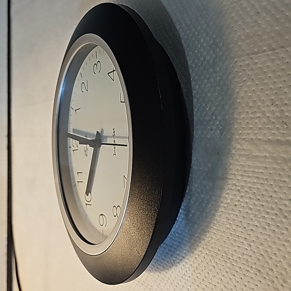 CLOCK 🕑 🕙 🕚 - Picture 5 of 8